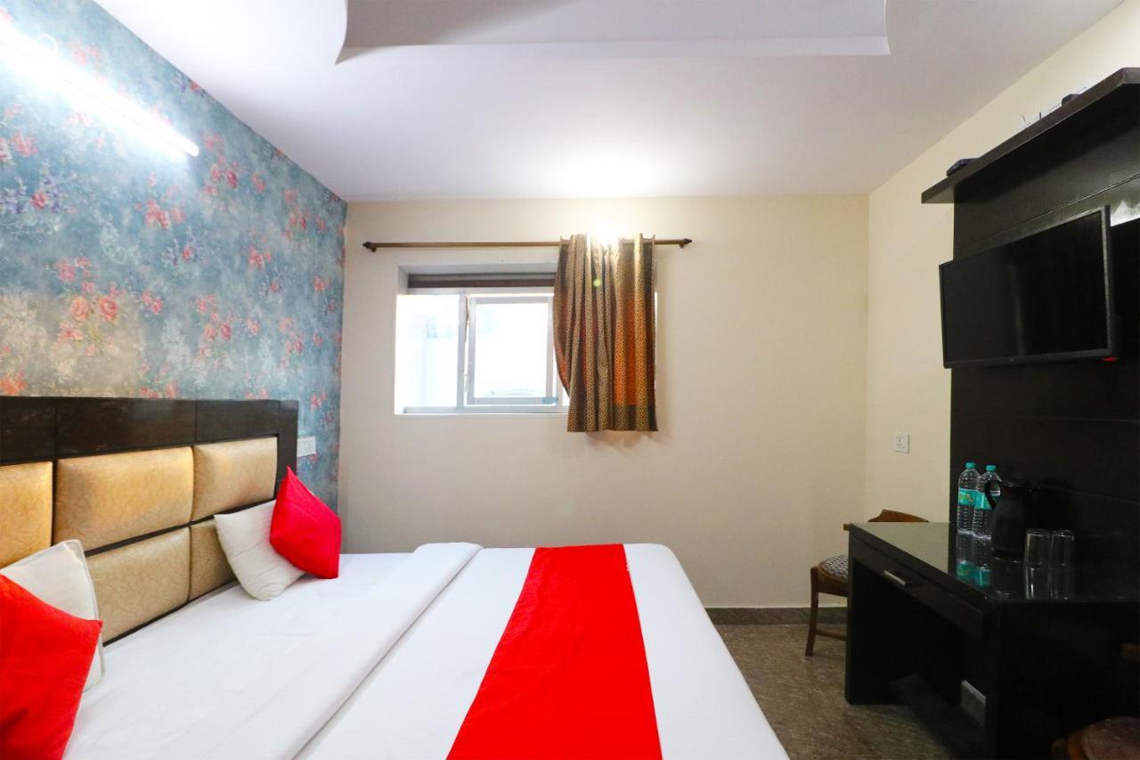 Hotel Westend Holiday Home 5 Mint From Nizamuddin Railway Station New Delhi Exterior foto