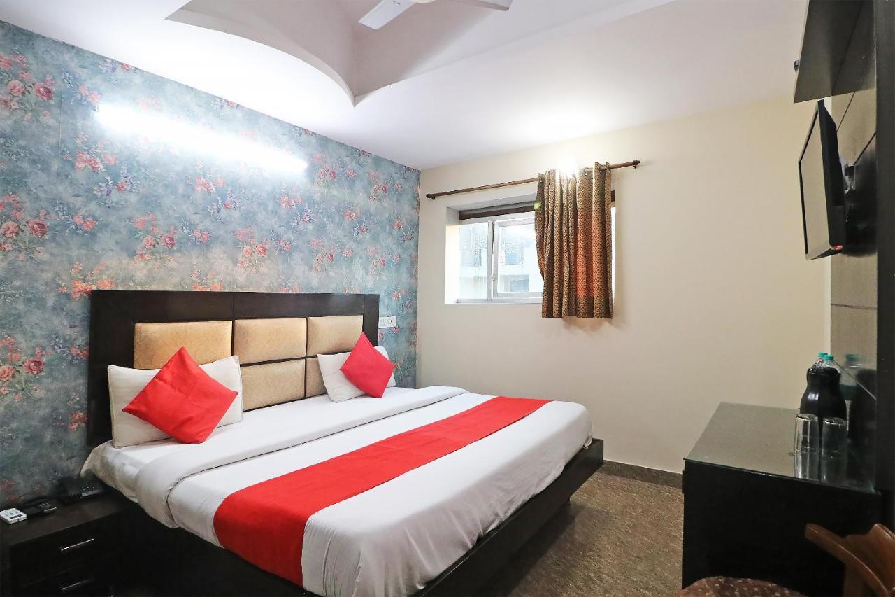Hotel Westend Holiday Home 5 Mint From Nizamuddin Railway Station New Delhi Exterior foto