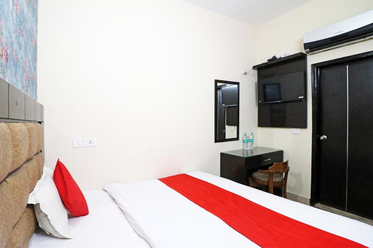 Hotel Westend Holiday Home 5 Mint From Nizamuddin Railway Station New Delhi Exterior foto