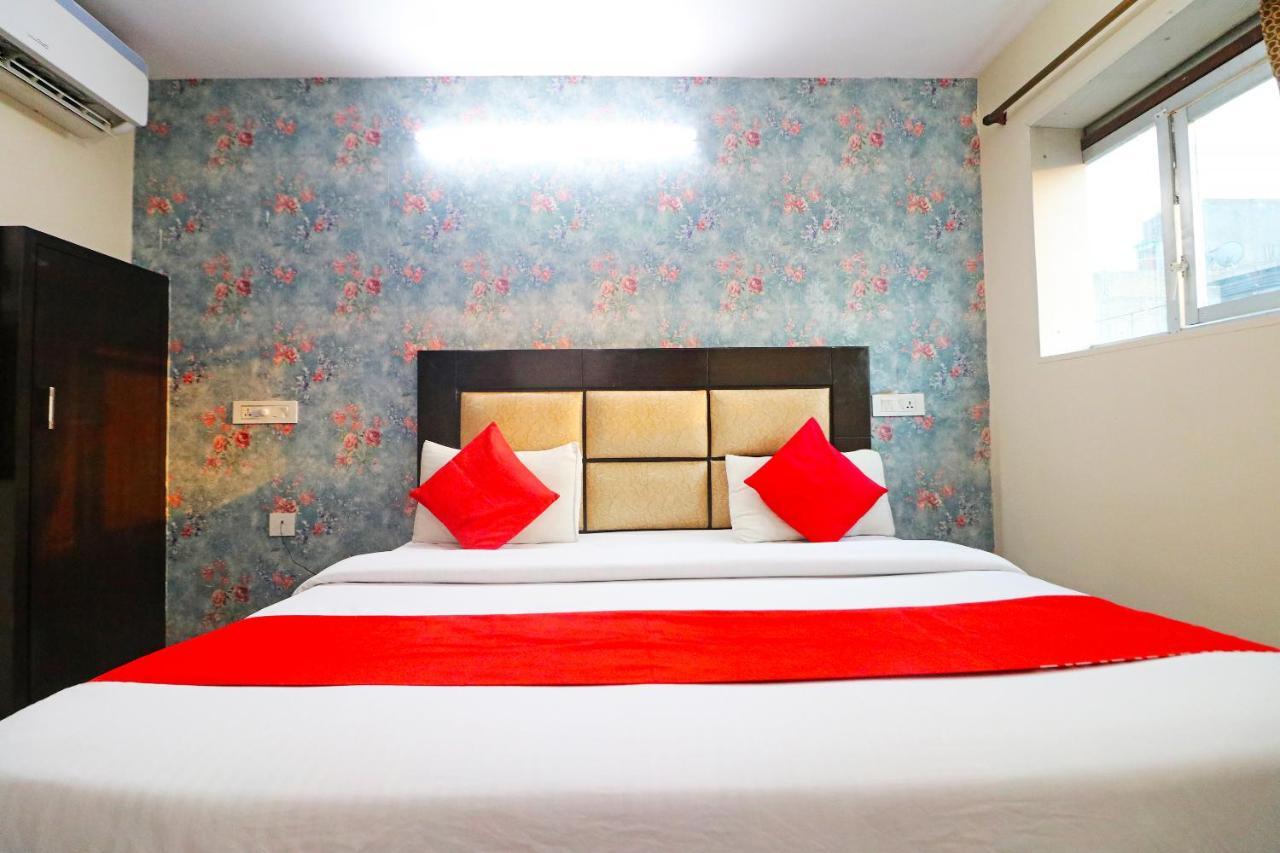 Hotel Westend Holiday Home 5 Mint From Nizamuddin Railway Station New Delhi Exterior foto