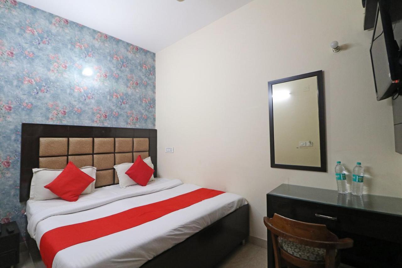 Hotel Westend Holiday Home 5 Mint From Nizamuddin Railway Station New Delhi Exterior foto