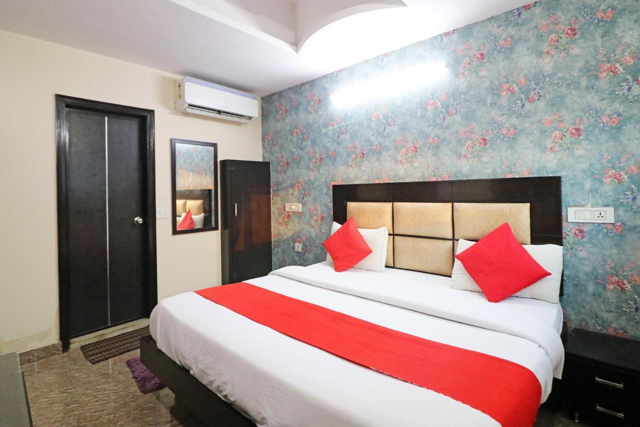 Hotel Westend Holiday Home 5 Mint From Nizamuddin Railway Station New Delhi Exterior foto